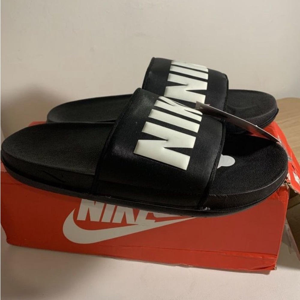 998. NEW! Nike Off court Slide/Black/White US 9 Mens